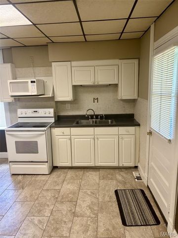 5433 BISCHOFF Avenue, St Louis, MO 63110