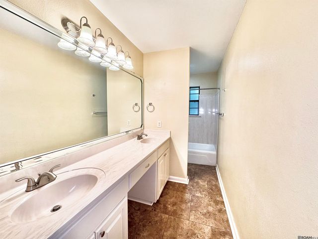 1323 Tamari Dr, Baton Rouge, LA 70815