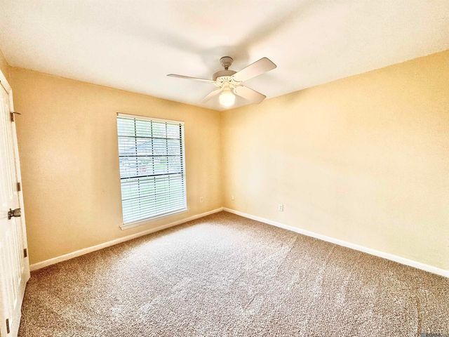 1323 Tamari Dr, Baton Rouge, LA 70815