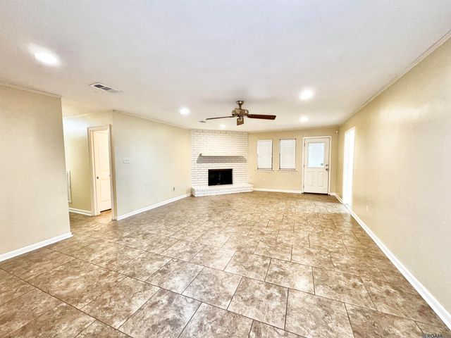 1323 Tamari Dr, Baton Rouge, LA 70815