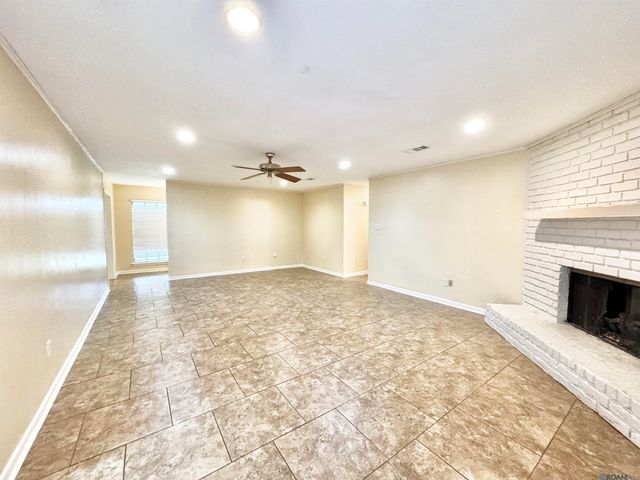 1323 Tamari Dr, Baton Rouge, LA 70815