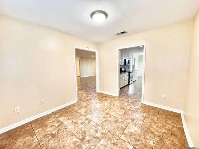 1323 Tamari Dr, Baton Rouge, LA 70815