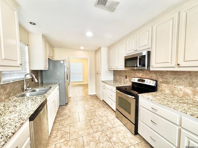 1323 Tamari Dr, Baton Rouge, LA 70815