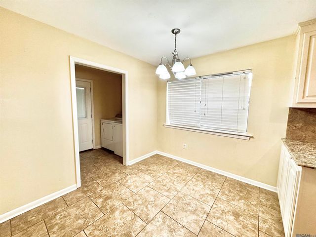 1323 Tamari Dr, Baton Rouge, LA 70815