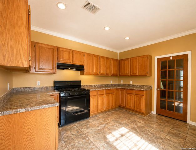 438 Avant, San Antonio, TX 78210