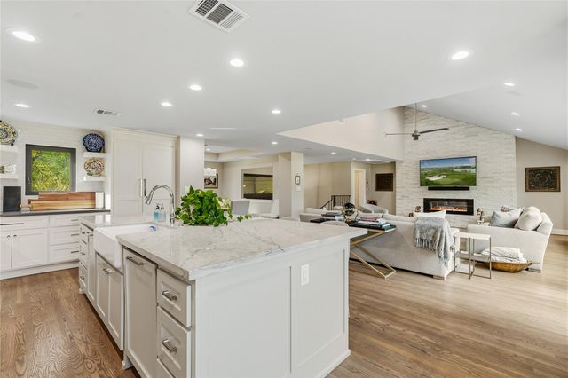 75 Huntsmans Horn Circle, The Woodlands, TX 77380
