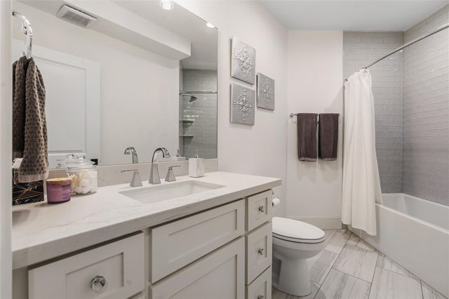 75 Huntsmans Horn Circle, The Woodlands, TX 77380