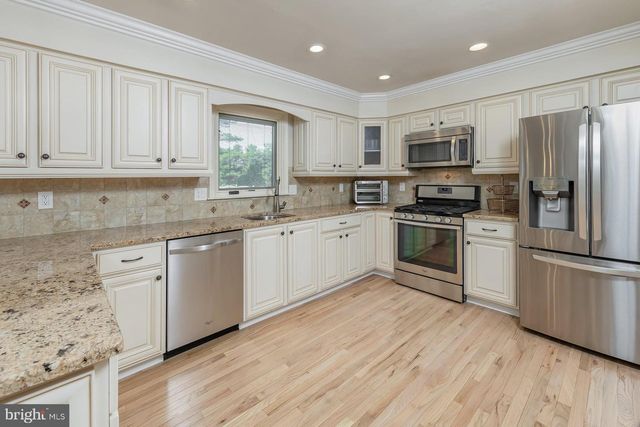 10 SPRING MILL CT, Sewell, NJ 08080