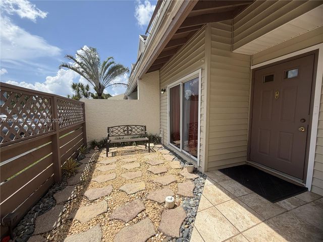 309 W Hemingway Circle, Margate, FL 33063