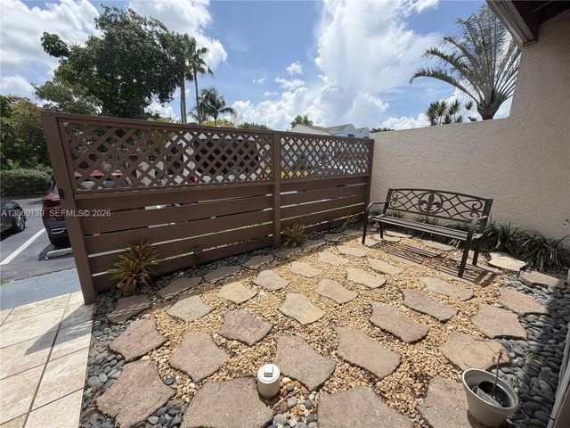 309 W Hemingway Circle, Margate, FL 33063