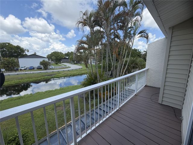 309 W Hemingway Circle, Margate, FL 33063