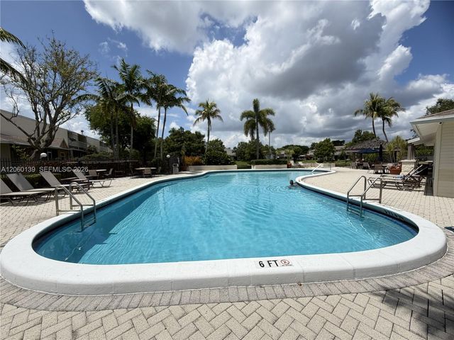 309 W Hemingway Circle, Margate, FL 33063
