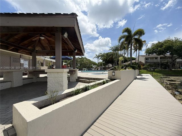 309 W Hemingway Circle, Margate, FL 33063