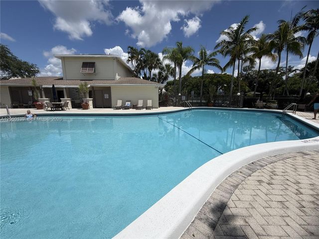 309 W Hemingway Circle, Margate, FL 33063