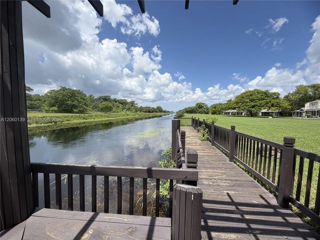 309 W Hemingway Circle, Margate, FL 33063