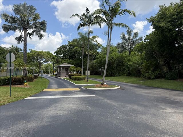 309 W Hemingway Circle, Margate, FL 33063