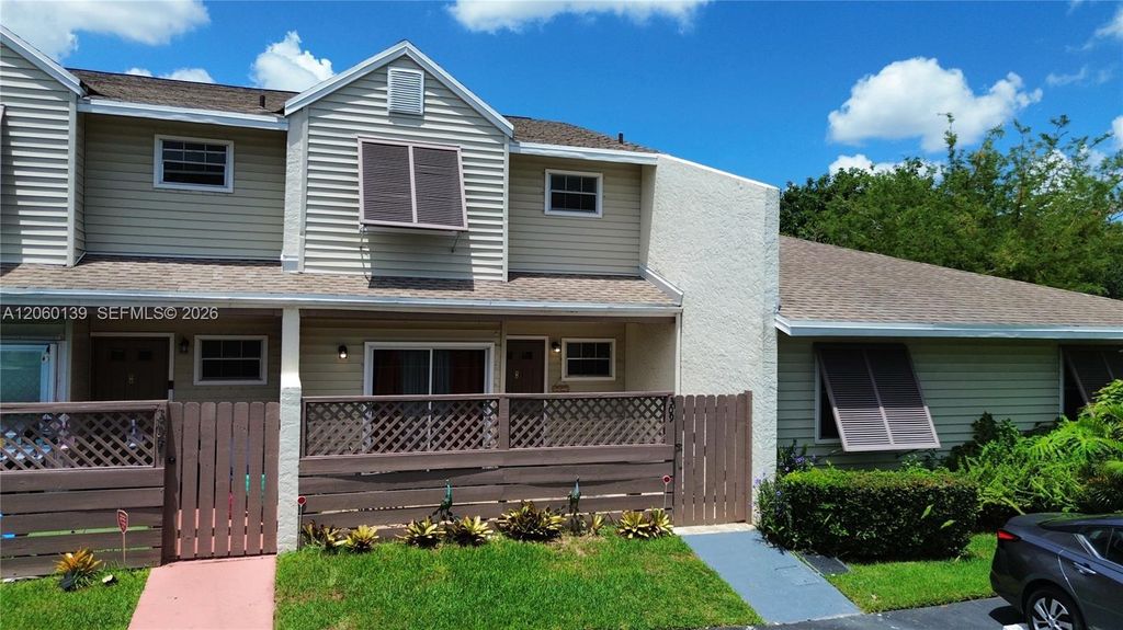 309 W Hemingway Circle, Margate, FL 33063