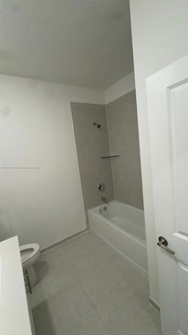 10054 SW 231st Ln, Miami, FL 33190