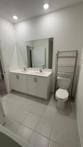 10054 SW 231st Ln, Miami, FL 33190
