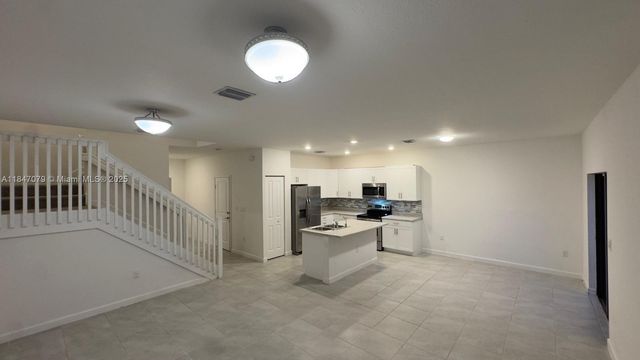 10054 SW 231st Ln, Miami, FL 33190