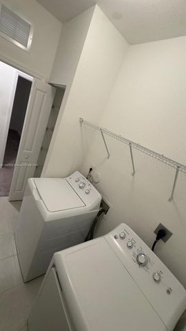 10054 SW 231st Ln, Miami, FL 33190