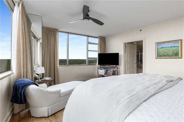 700 Park Regency Place NE 1906, Atlanta, GA 30326