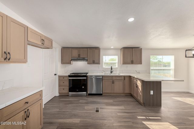 705 W Lightstar Circle, Tucson, AZ 85756