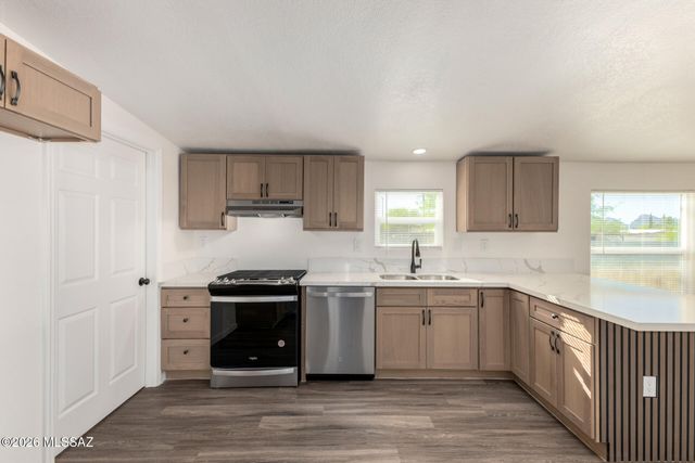 705 W Lightstar Circle, Tucson, AZ 85756