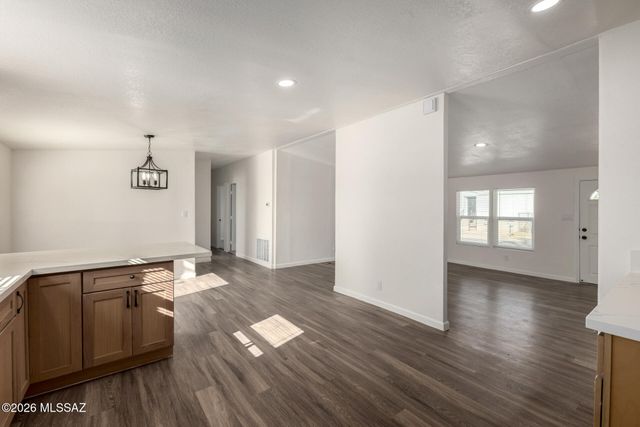 705 W Lightstar Circle, Tucson, AZ 85756