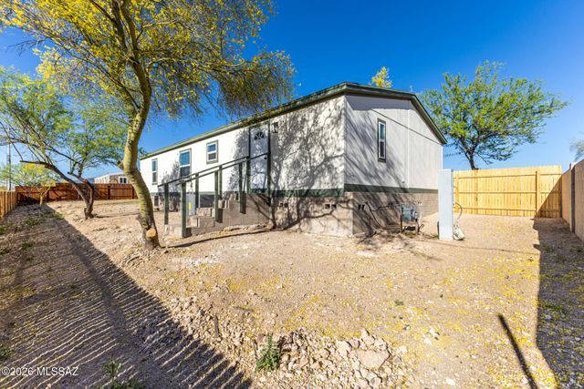 705 W Lightstar Circle, Tucson, AZ 85756