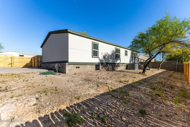 705 W Lightstar Circle, Tucson, AZ 85756