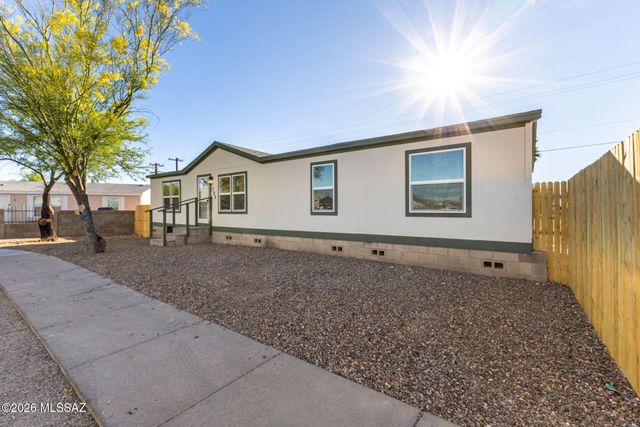 705 W Lightstar Circle, Tucson, AZ 85756