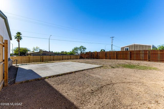 705 W Lightstar Circle, Tucson, AZ 85756