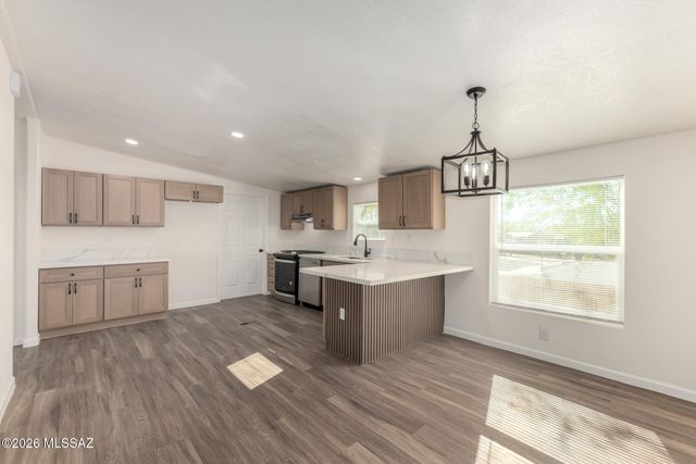 705 W Lightstar Circle, Tucson, AZ 85756