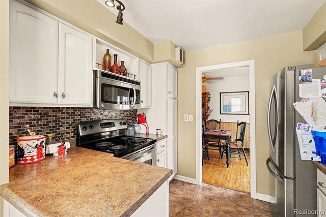 151 Commonwealth Avenue, Flint, MI 48503