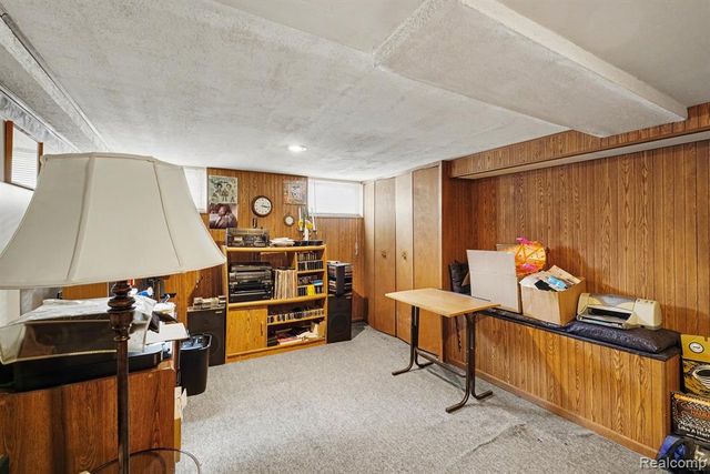 151 Commonwealth Avenue, Flint, MI 48503