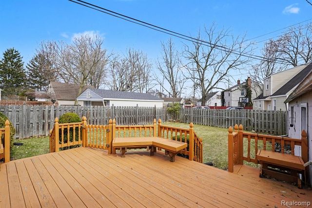 151 Commonwealth Avenue, Flint, MI 48503