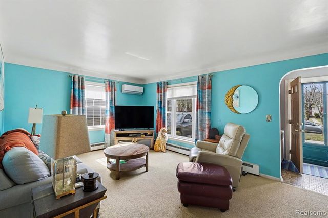 151 Commonwealth Avenue, Flint, MI 48503