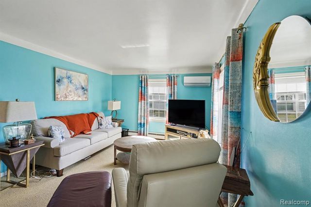 151 Commonwealth Avenue, Flint, MI 48503