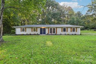 6622 Brushwood Drive, Charlotte, NC 28262