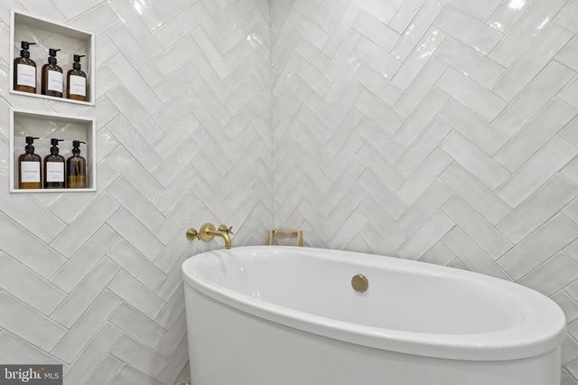 89 GREENFIELD RD, Lancaster, PA 17602