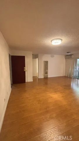 18530 Hatteras Street 102, Tarzana, CA 91356