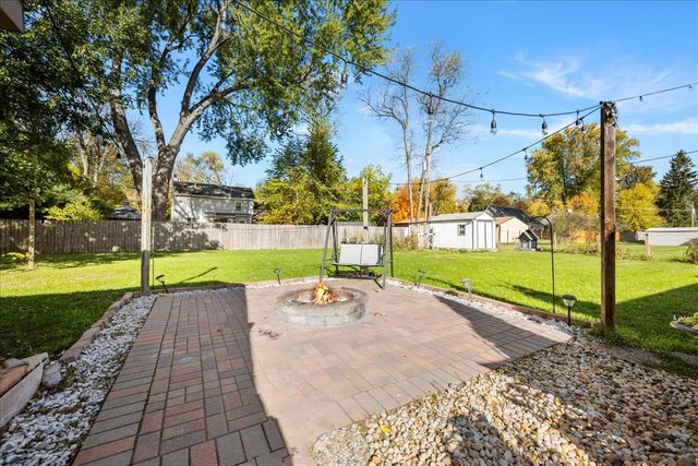1302 Cary Road, Algonquin, IL 60102