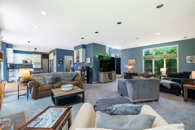 152 Pino Verde Lane, Amherst, NY 14221