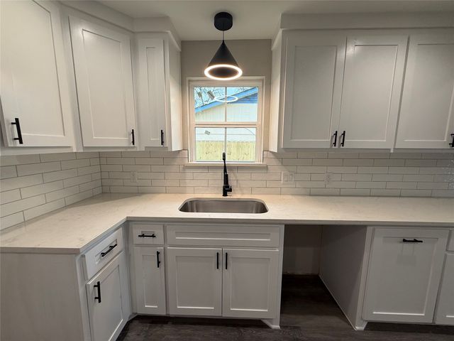 2612 W Park Row, Corsicana, TX 75110