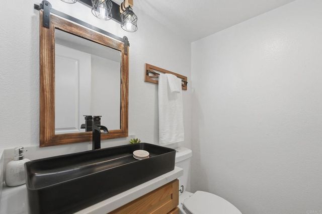 1416 EASTVIEW Court, Oceanside, CA 92056