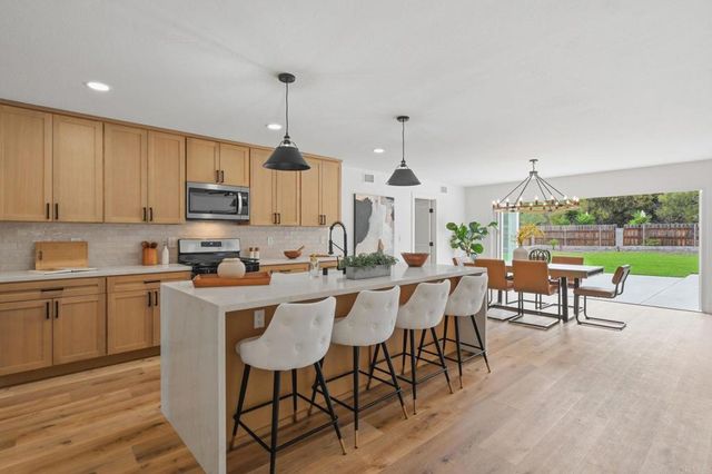 1416 EASTVIEW Court, Oceanside, CA 92056