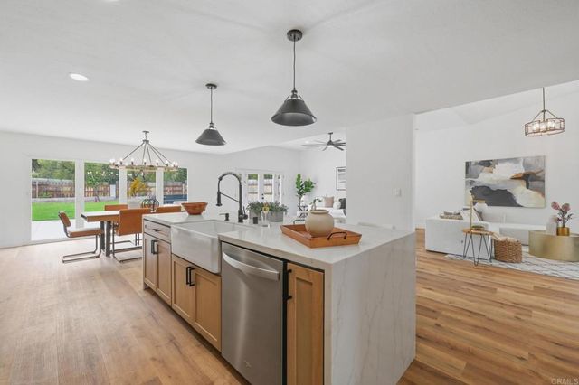 1416 EASTVIEW Court, Oceanside, CA 92056