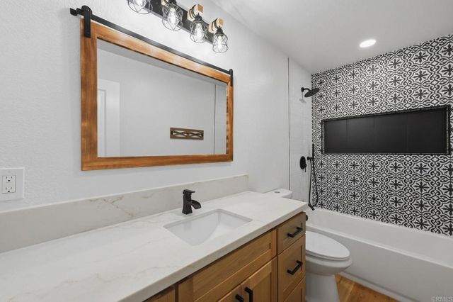 1416 EASTVIEW Court, Oceanside, CA 92056