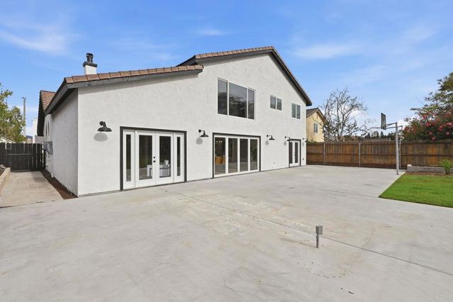 1416 EASTVIEW Court, Oceanside, CA 92056